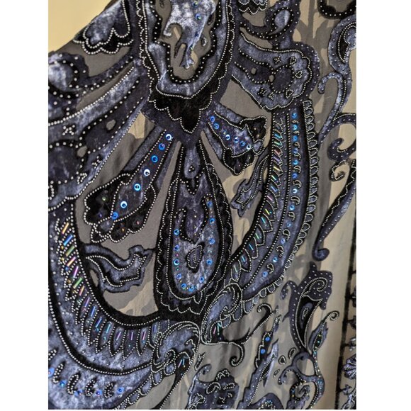 Beautiful beaded velvet burout shawl cape - Picture 8 of 10